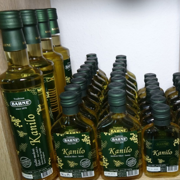 Honey_liqueur_Kanilo_Bahne